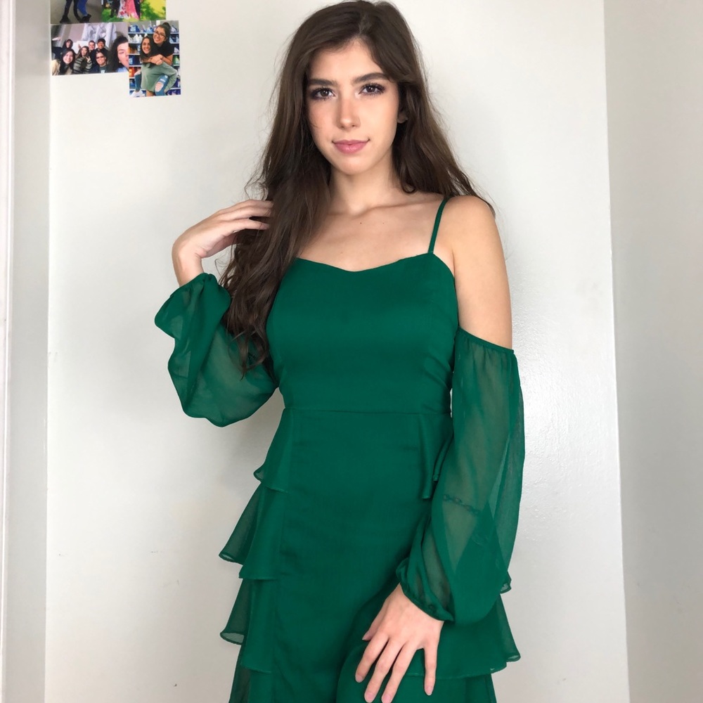 SOLD🛒 RUFFLY GREEN PEASANT DRESS